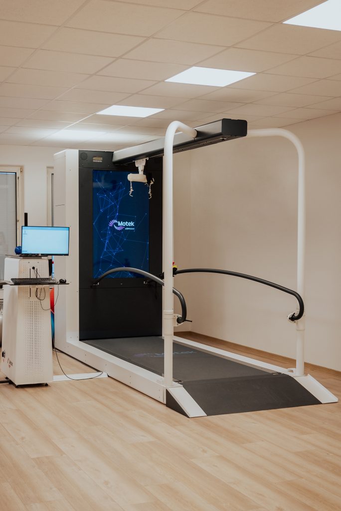 C-Mill Motek bei physionexum Hannover: computergestütztes Gangtraining zur Rehabilitation nach Schlaganfall und bei neurologischen Gangstörungen.